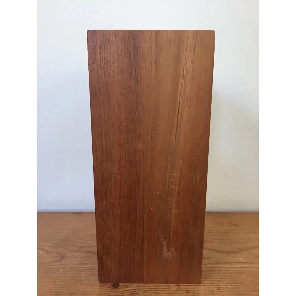Unbranded wear marks